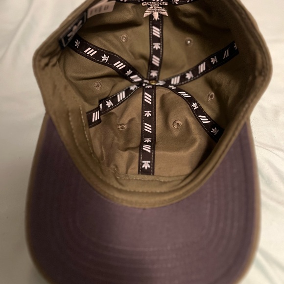 Adidas hat used twice - Picture 4 of 4